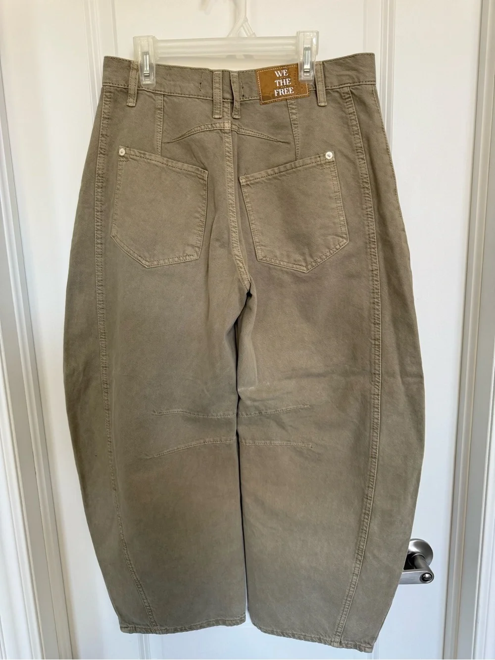 Free People- We The Free Good Luck Barrel Jeans Pants - 26 Short Fit - Picture 3 of 4
